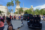 В столицу страны Гавану введены войска и дополнительные подразделения сил безопасности. По ряду сообщений в соцсетях также мобилизован кубинский спецназ — «Черные береты».
