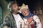 <b>«После дождичка в четверг» (1985)</b>
<br><br>
Музыкальная киносказка по мотивам либретто Александра Островского рассказывает о трех Иванах, родившихся в один день «после дождичка в четверг»: царевиче, сыне ключницы и подкидыше из капусты. Олег Анофриев сыграл царя Авдея — добродушного, немного наивного правителя, в чьей семье и разворачивается эта запутанная история. Фильм режиссера Михаила Юзовского получил награду «За оригинальную и современную интерпретацию русской народной сказки» 19-го Всесоюзного кинофестиваля (главный кинофестиваль СССР), а также «Большое серебряное плато» на XVII МКФ детских и юношеских фильмов в Италии.