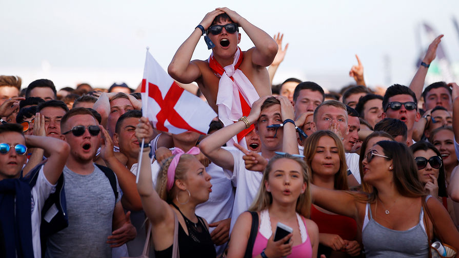 Болельщики в Брайтоне во время матча группового этапа чемпионата мира по футболу между сборными Англии и Бельгии в Калининграде, 28 июня 2018 года