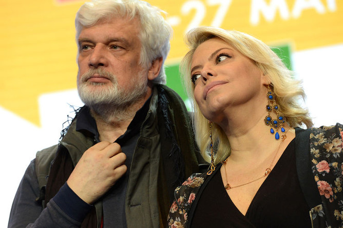 Дмитрий Брусникин и Яна Поплавская во время городской акции «Ночь в театре», 2016 год