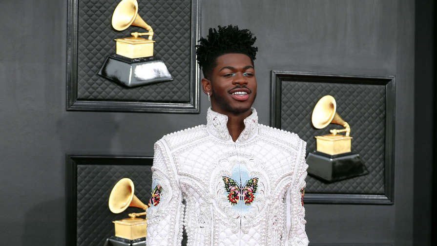 Рэпер Lil Nas X заказал пиццу протестующим против его концерта