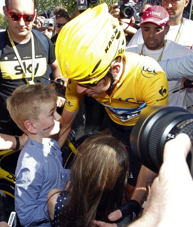 Победитель&laquo;Тур де Франс-2012&raquo; Брэдли Уиггинс со своей семьей