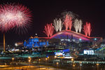 Салют над стадионом «Фишт» во время церемонии закрытия XI зимних Паралимпийских игр