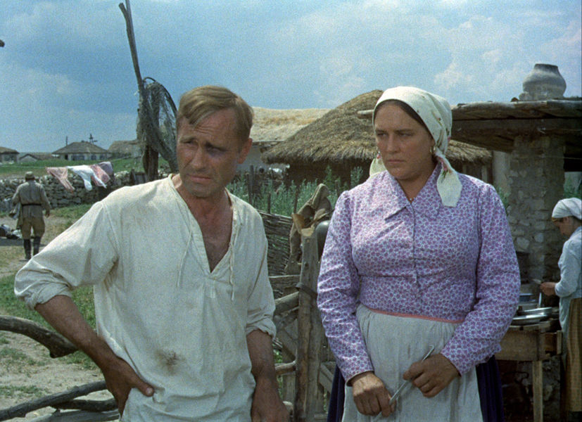 <b>«Они сражались за Родину» (1975)</b>
<br>Картина «Они сражались за Родину» была создана к 30-летию Победы по роману Михаила Шолохова. Ранее Сергей Бондарчук уже снял фильм «Судьба человека» по одноименному рассказу писателя. Поэтому автор, хотя и не сразу, согласился на экранизацию своего неоконченного произведения