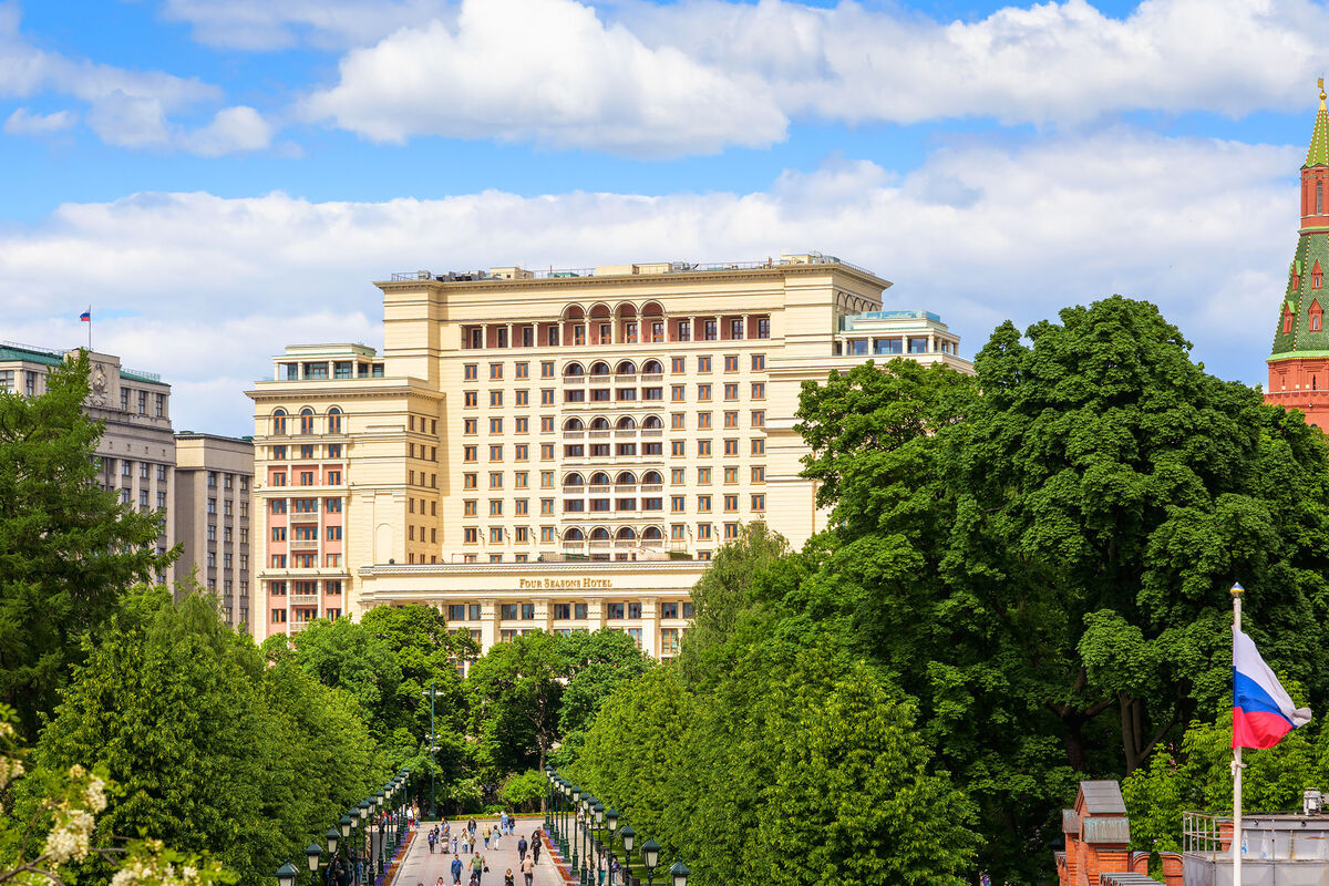 Часть здания отеля Four Seasons у Кремля потребовали передать государству -  Газета.Ru | Новости