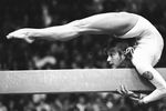 Ольга Корбут выступает на Кубке СССР по спортивной гимнастике, 1976 год 