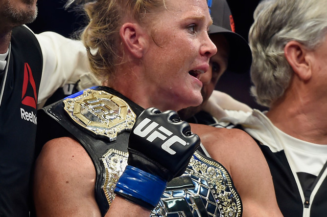 Чемпионка турнира UFC 193 Холи Холм
