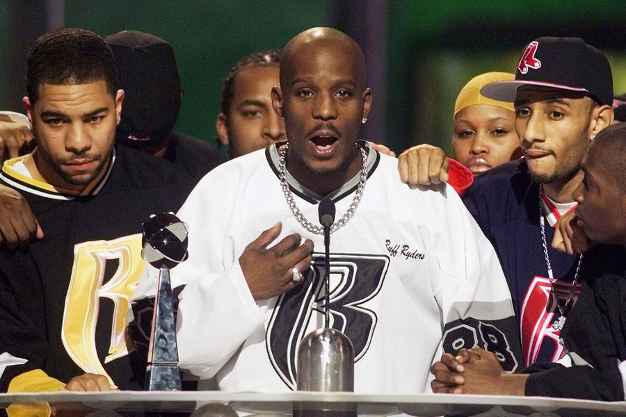Рэпер DMX произносит речь после получения награды в&nbsp;номинации «Артист года в&nbsp;стиле R&B» на&nbsp;шоу Billboard Music Awards, 1999 год 