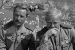 Николай Губенко (слева) и Михаил Глузский в кинофильме «Пришел солдат с фронта», 1972 год