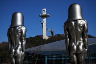 Скульптуры в Олимпийском парке в Пхенчхане