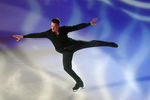 Максим Ковтун выступает в показательных выступлениях на чемпионате России по фигурному катанию в Саранске