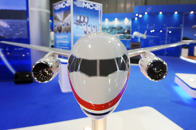 В 2019 году должен быть введен в коммерческую эксплуатацию российский перспективный самолет МС-21