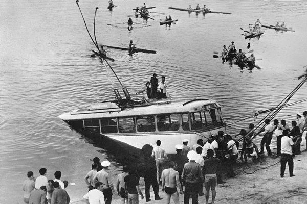 Троллейбус, который упал в Ереванское водохранилище, 1976 год