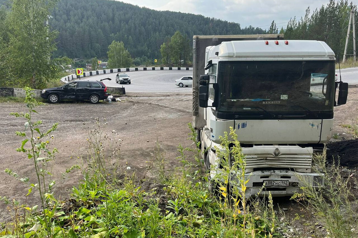 Женщина с ребенком на руках пострадала в ДТП под Дивногорском - Газета.Ru |  Новости