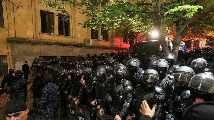 Полицейский спецназ покинул проспект Руставели в Тбилиси