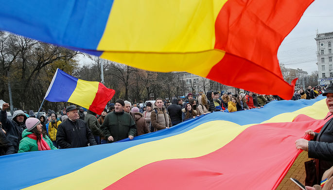 Участники акции протеста против президента Игоря Додона в Кишиневе, ноябрь 2016 года