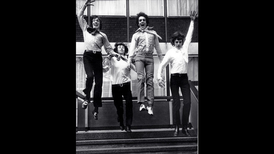 Участники Pink Floyd Роджер Уотерс, Ник Мейсон, Сид Барретт и Ричард Райт в&nbsp;Лондоне, 1967&nbsp;год
