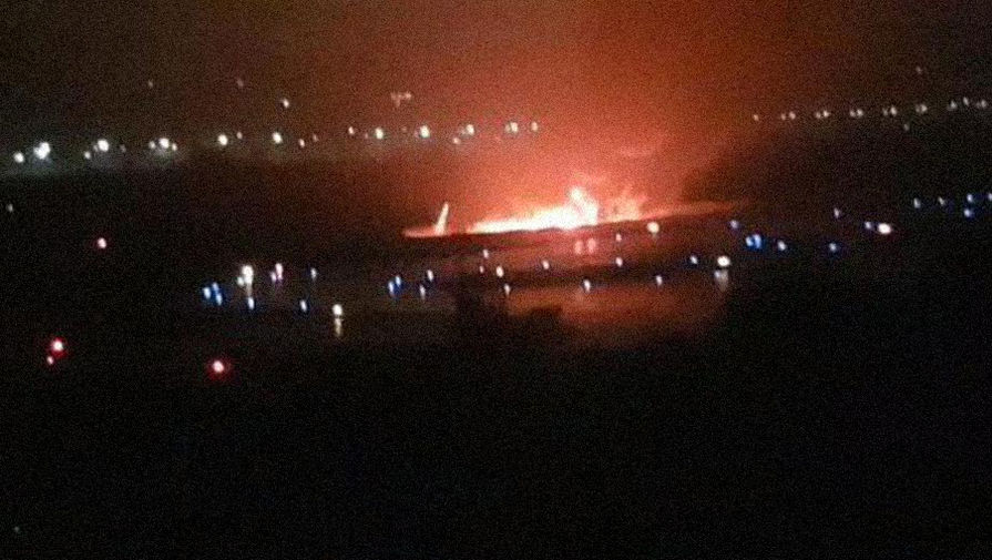В Сочи самолет загорелся при посадке, 1 сентября 2018 года