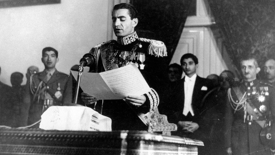 Реза Пехлеви во время инаугурации, 1950 год