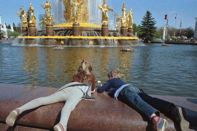 Фонтан «Дружба народов» на ВДНХ, 1990 год