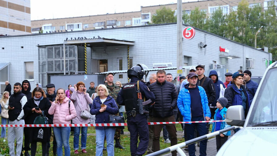 МВД сообщило о шести погибших и 20 пострадавших при стрельбе в школе Ижевска