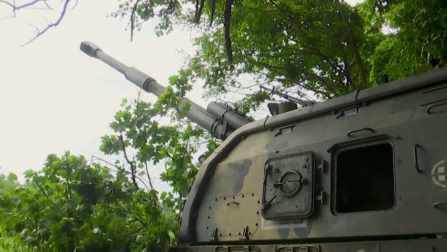 Минобороны РФ показало кадры уничтожения танков ВСУ высокоточным боеприпасом Краснополь