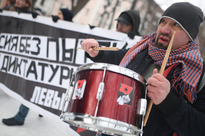 Участники шествия в память об адвокате Станиславе Маркелове и журналистке Анастасии Бабуровой. 19 января 2019 года