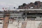 В результате реконструкции численность арены будет сокращена по требованиям ФИФА до 82 тыс. Также на арене появится крыша