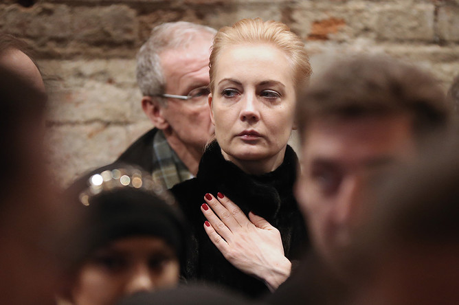 Супруга оппозиционера Алексея Навального Юлия на церемонии прощания с политиком Борисом Немцовым в Сахаровском центре