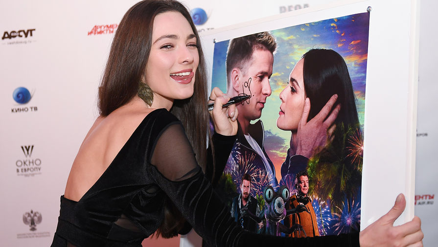 Лорина Камбурова перед премьерой фильма «Любовь и монстры» в рамках XXVIII кинофестиваля «Окно в Европу» в Выборге, декабрь 2020 года
