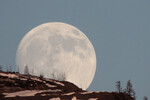 <b>«Восход луны в полнолуние»</b>
<br>Республика Саха (Якутия)

