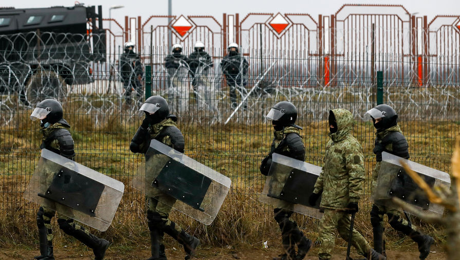 Лукашенко заявил, что Польша и Литва наращивают военные силы у границ Белоруссии