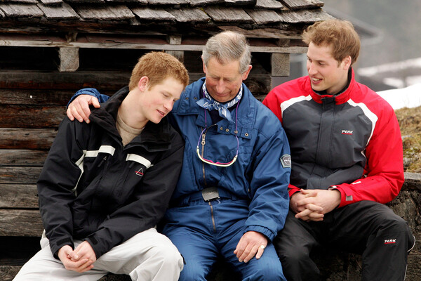 Принц Чарльз с&nbsp;сыновьями принцем Уильямом и Гарри на&nbsp;отдыхе в&nbsp;Швейцарии, 2005&nbsp;год