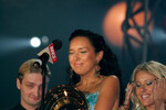 Певица Алсу (в центре) выиграла в номинации «Лучшее видео» на церемонии вручения наград национальной премии МузТВ-2005