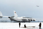 Транспортный самолет АН-225 «Мрия» («Мечта») во время первого испытательного полета, 21 декабря 1988 года