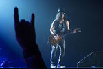Слэш во время концерта Guns N' Roses в Инглвуде, штат Калифорния, в рамках тура по Северной Америке, 2017 год