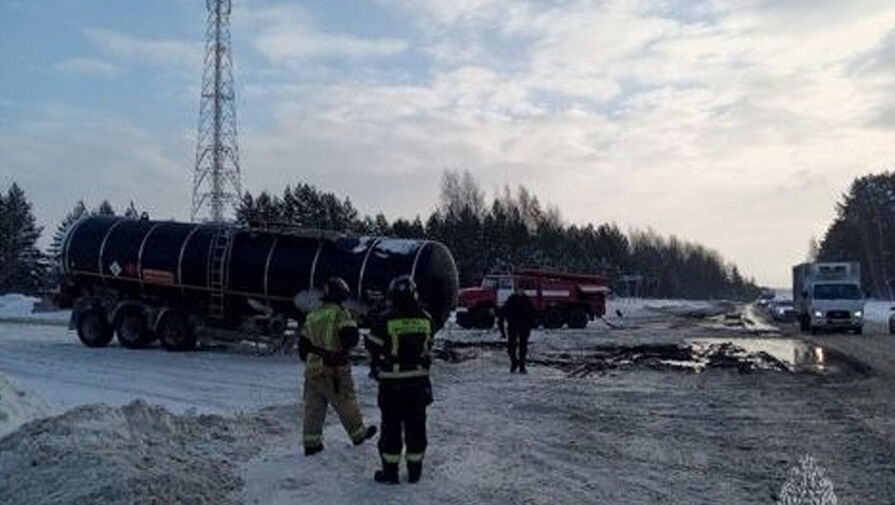 Видео: на трассе в Удмуртии произошло ДТП с разливом нефти