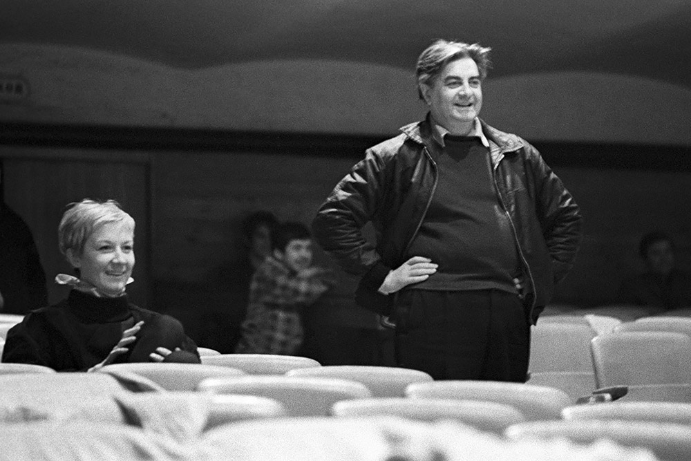Театр драмы и комедии на Таганке. Актриса Алла Демидова и режиссер Юрий Любимов во время репетиции