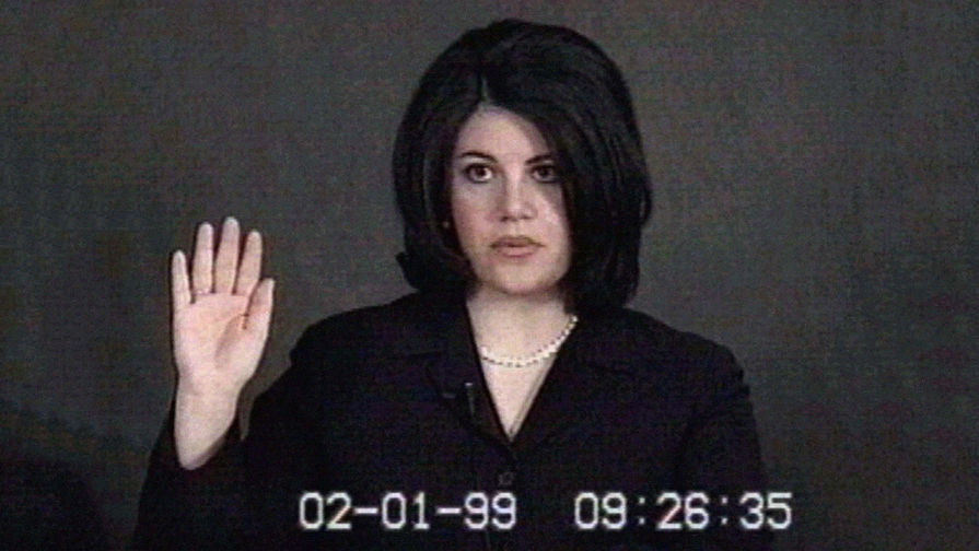 Видеозапись с&nbsp;присягой Моники Левински во время слушаний об импичменте президента США Билла Клинтона в&nbsp;Сенате, февраль 1999 года