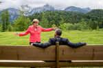 Канцлер Германии Ангела Меркель разговаривает с президентом США Бараком Обамой у замка Эльмау
