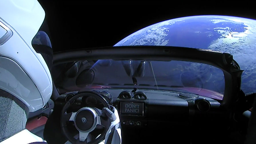 Прямая трансляция из&nbsp;электромобиля Илона Маска Tesla Roadster на&nbsp;орбите Земли после запуска ракеты Falcon Heavy с&nbsp;мыса Канаверал во Флориде, 6 февраля 2018 года