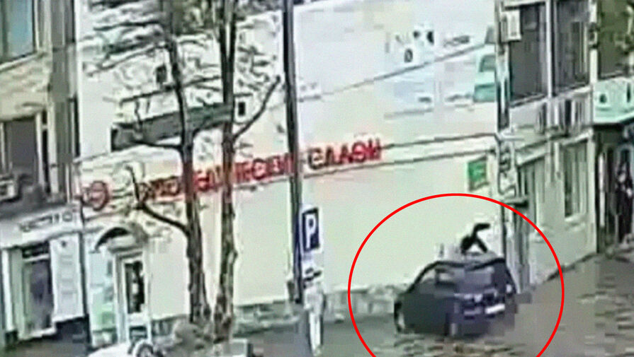 Автомобиль с отказавшими тормозами сбил пенсионерку у театра Драмы в Краснодаре