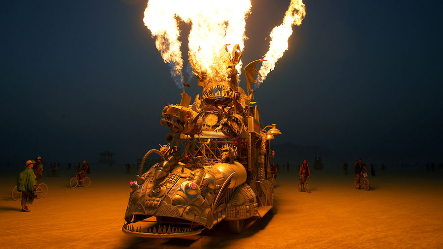 Ежегодный фестиваль Burning Man в пустыне Блэк-Рок