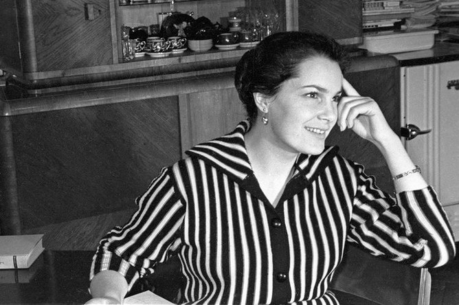 Элина Быстрицкая