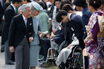 Ханю во время встречи с императором Японии Акихито и императрицей Митико после победы на Олимпийских играх 2014 года