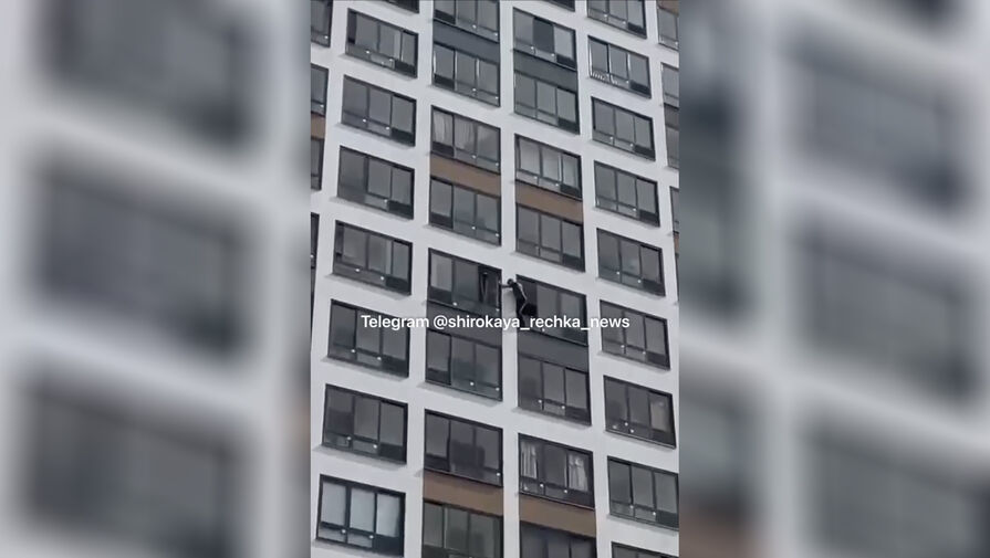 Россиянин перелез через балкон на 11-м этаже, чтобы спасти запертую внуком пенсионерку