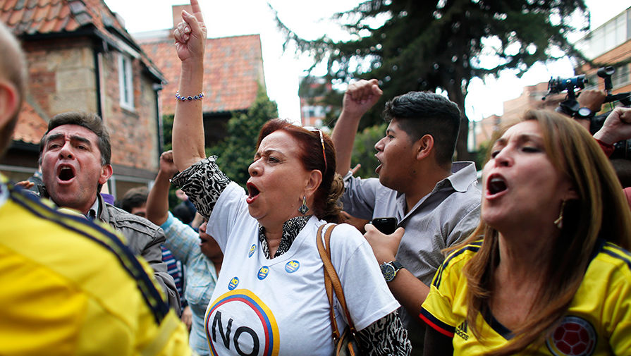 Колумбія проголосувала проти світу