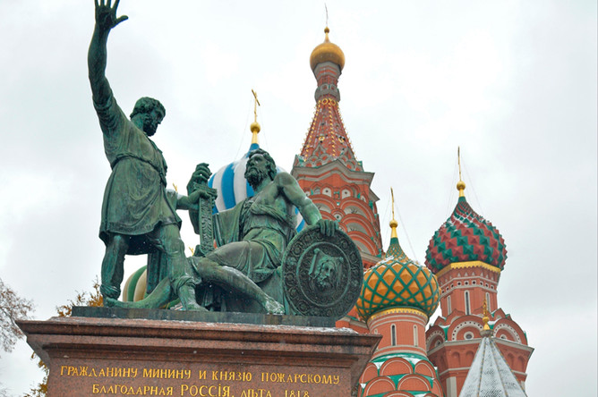 Президент Владимир Путин с воспитанниками военно-патриотического центра «Вымпел»