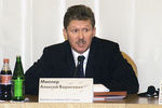 Предправления ОАО «Газпром» Алексей Миллер на пресс-конференции, 2002 год