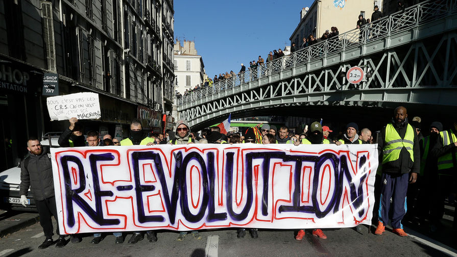 Протесты «желтых жилетов» против повышения цен на топливо, Париж, Франция, 8 декабря 2018 года